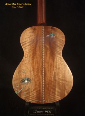 Bruce Wei Handmade Solid Spruce, Curly Maple Tenor Ukulele, Coconut Inlay, UG17-3025 